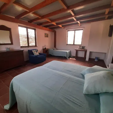 Quintavalle Magazzini (Tuscany)